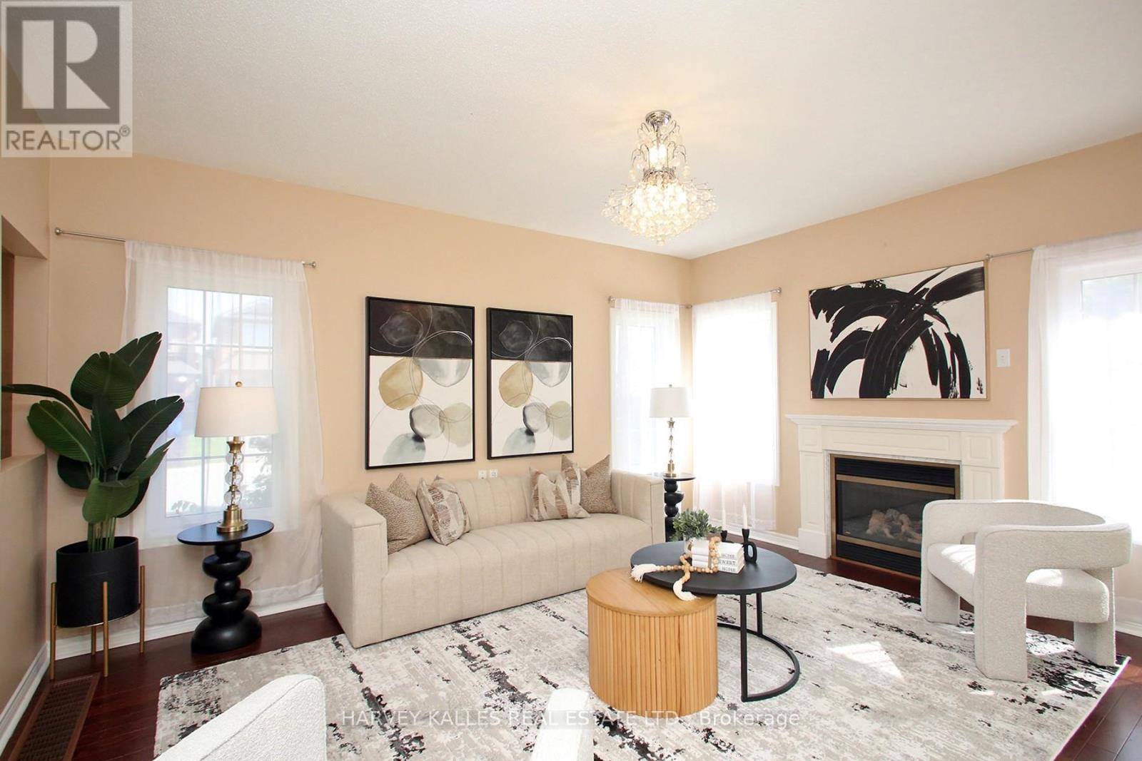 71 Mcnally Way, Aurora, Ontario  L4G 7V2 - Photo 4 - N13511226