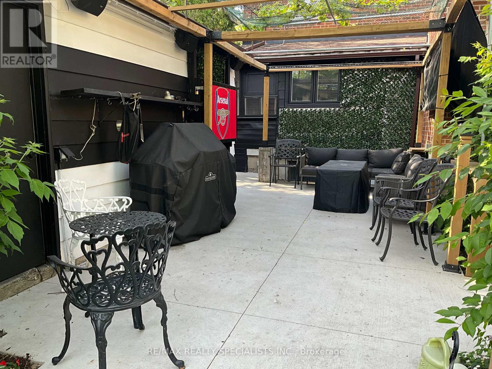Main & 2nd - 1035 Briar Hill Avenue, Toronto, Ontario  M6B 1M6 - Photo 34 - W13167330