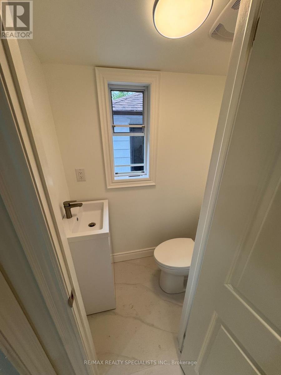 Main & 2nd - 1035 Briar Hill Avenue, Toronto, Ontario  M6B 1M6 - Photo 30 - W13167330