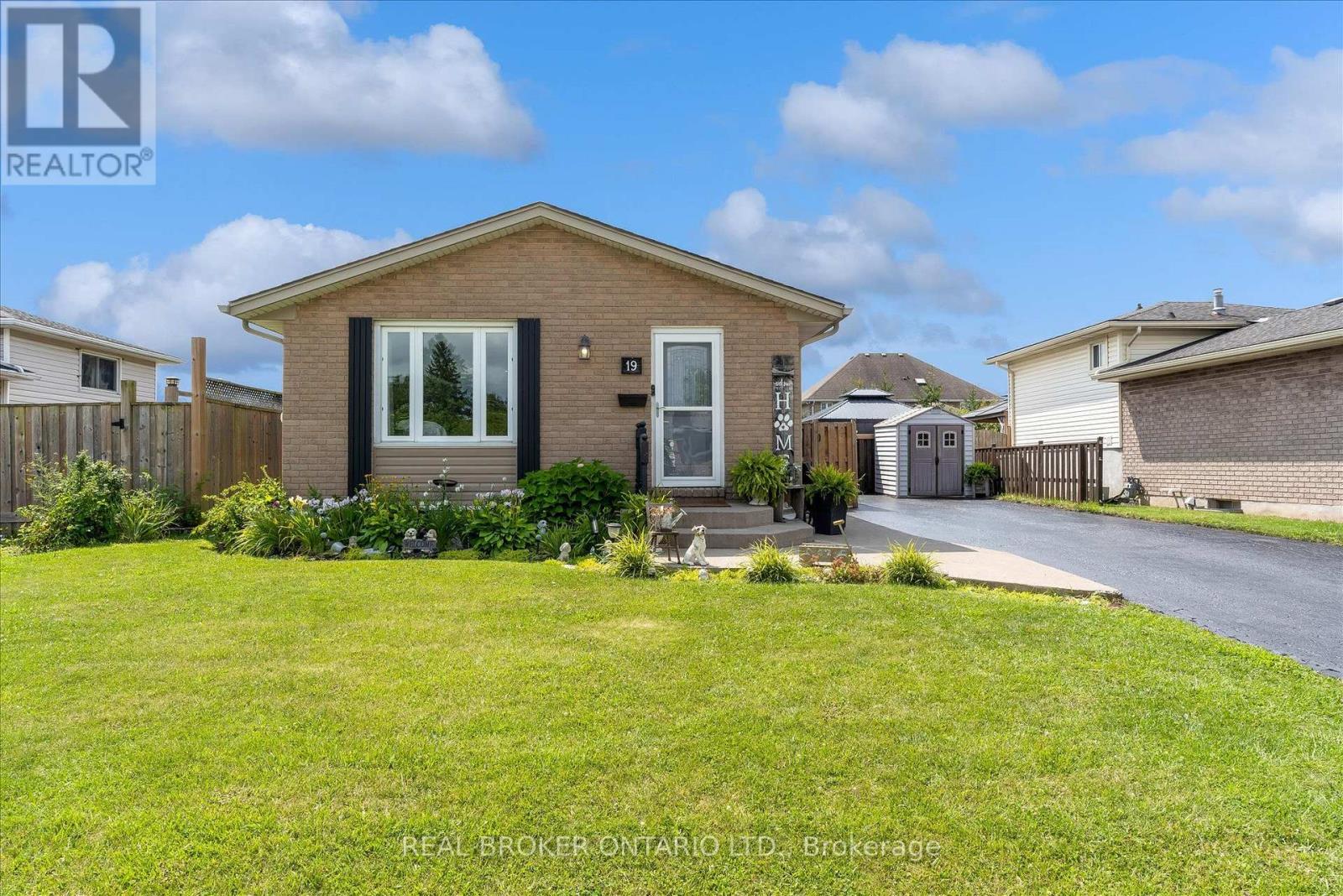 19 ACADIA DRIVE, Welland, Ontario