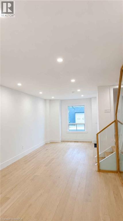 561 Wentworth Street N, Hamilton, Ontario  L8L 5X3 - Photo 5 - 40853988