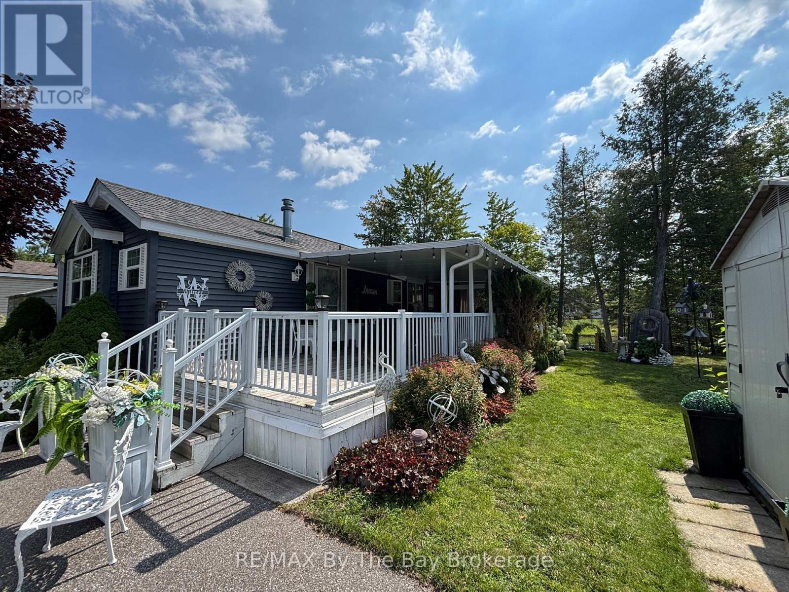 9 WHITE PINES TRAIL, wasaga beach, Ontario