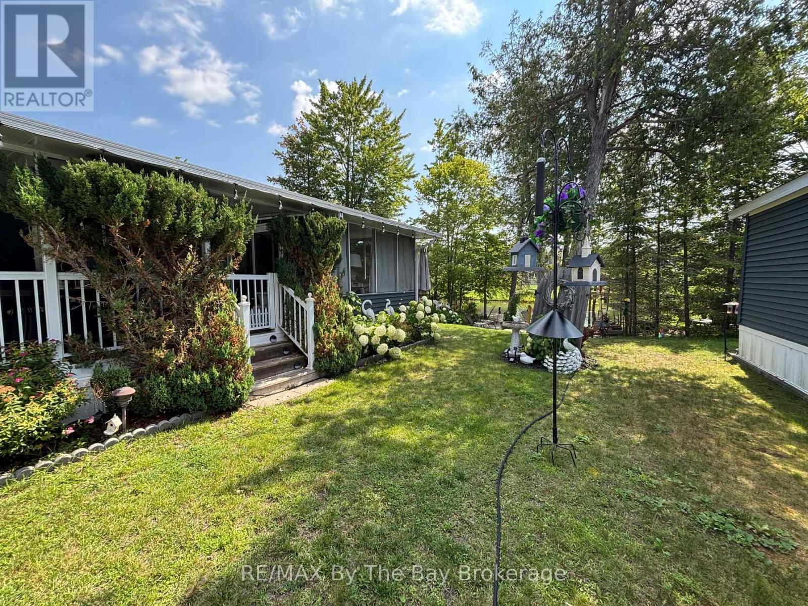 9 White Pines Trail, Wasaga Beach, Ontario  L9Z 1X7 - Photo 5 - S13648782