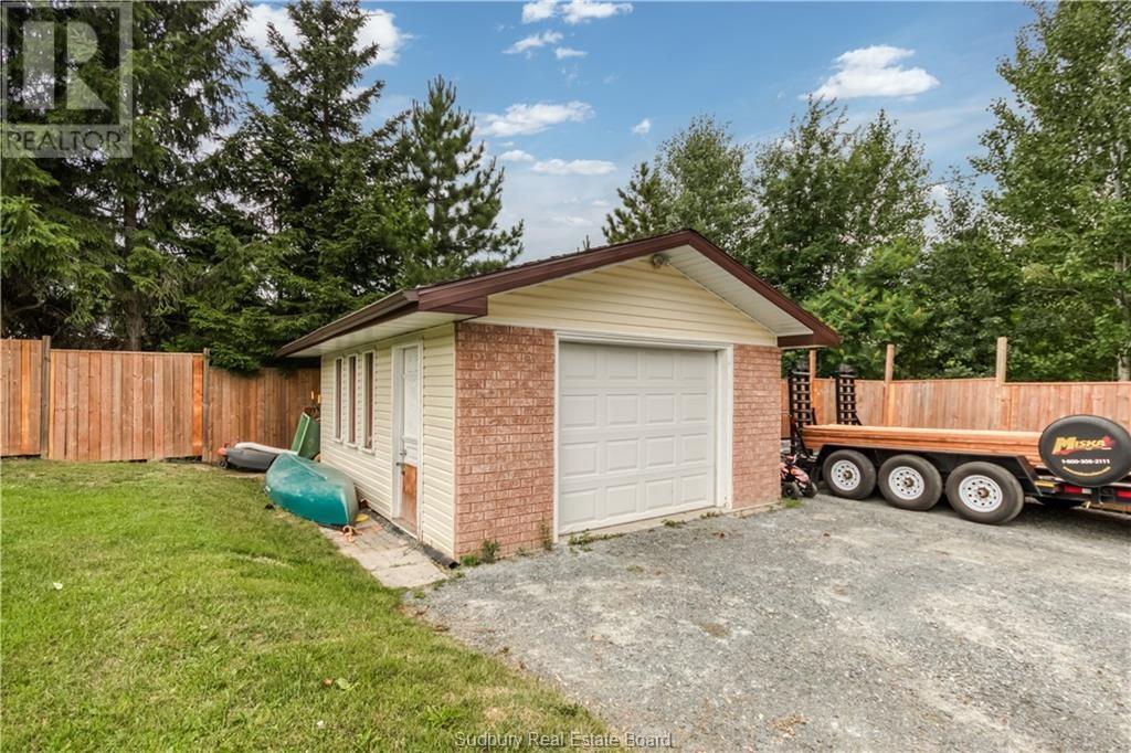 1825 Mccrea Heights Avenue, Val Caron, Ontario  P3N 1M5 - Photo 5 - 2129682