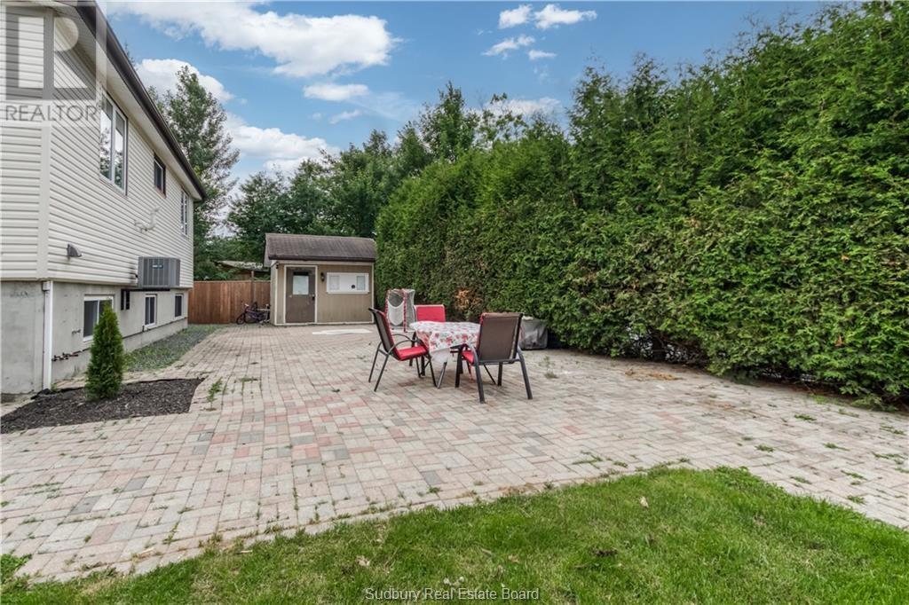 1825 Mccrea Heights Avenue, Val Caron, Ontario  P3N 1M5 - Photo 8 - 2129682