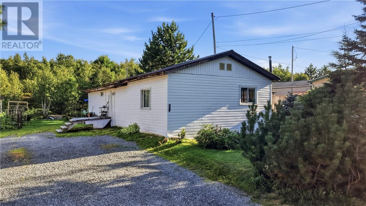 36 Dryden Road E, Wahnapitae, Ontario  P0M 3C0 - Photo 1 - 2129674