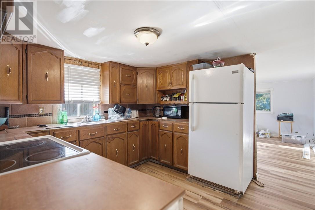 36 Dryden Road E, Wahnapitae, Ontario  P0M 3C0 - Photo 4 - 2129674