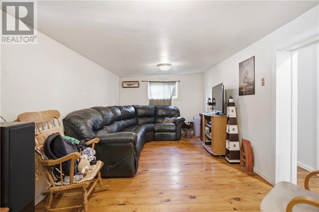 36 Dryden Road E, Wahnapitae, Ontario  P0M 3C0 - Photo 8 - 2129674
