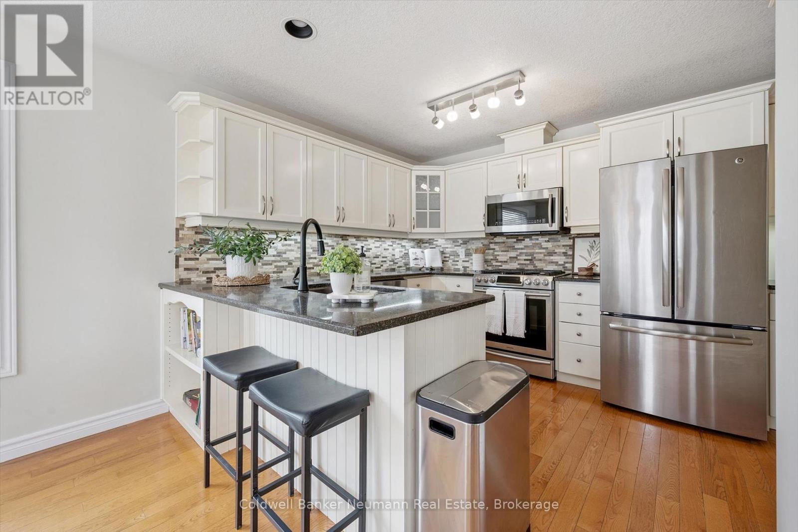1 Teal Drive, Guelph (Kortright Hills), Ontario  N1C 1G3 - Photo 10 - X13648720