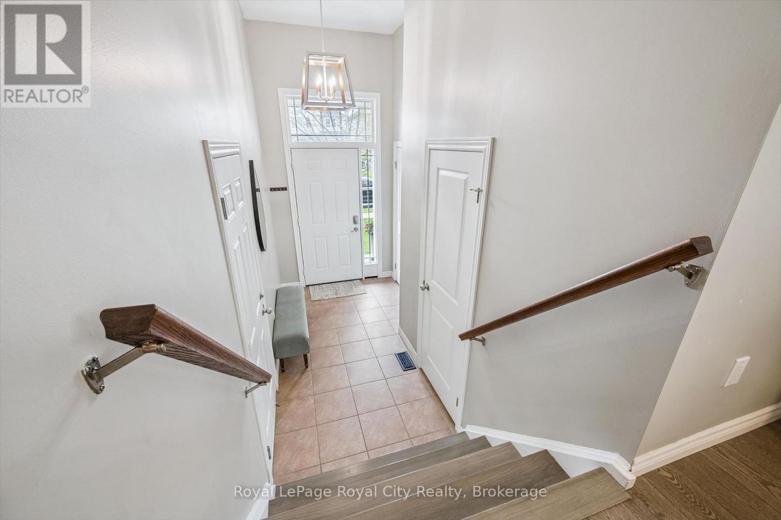 144 Kemp Crescent, Guelph, Ontario  N1E 0K1 - Photo 3 - X13648832