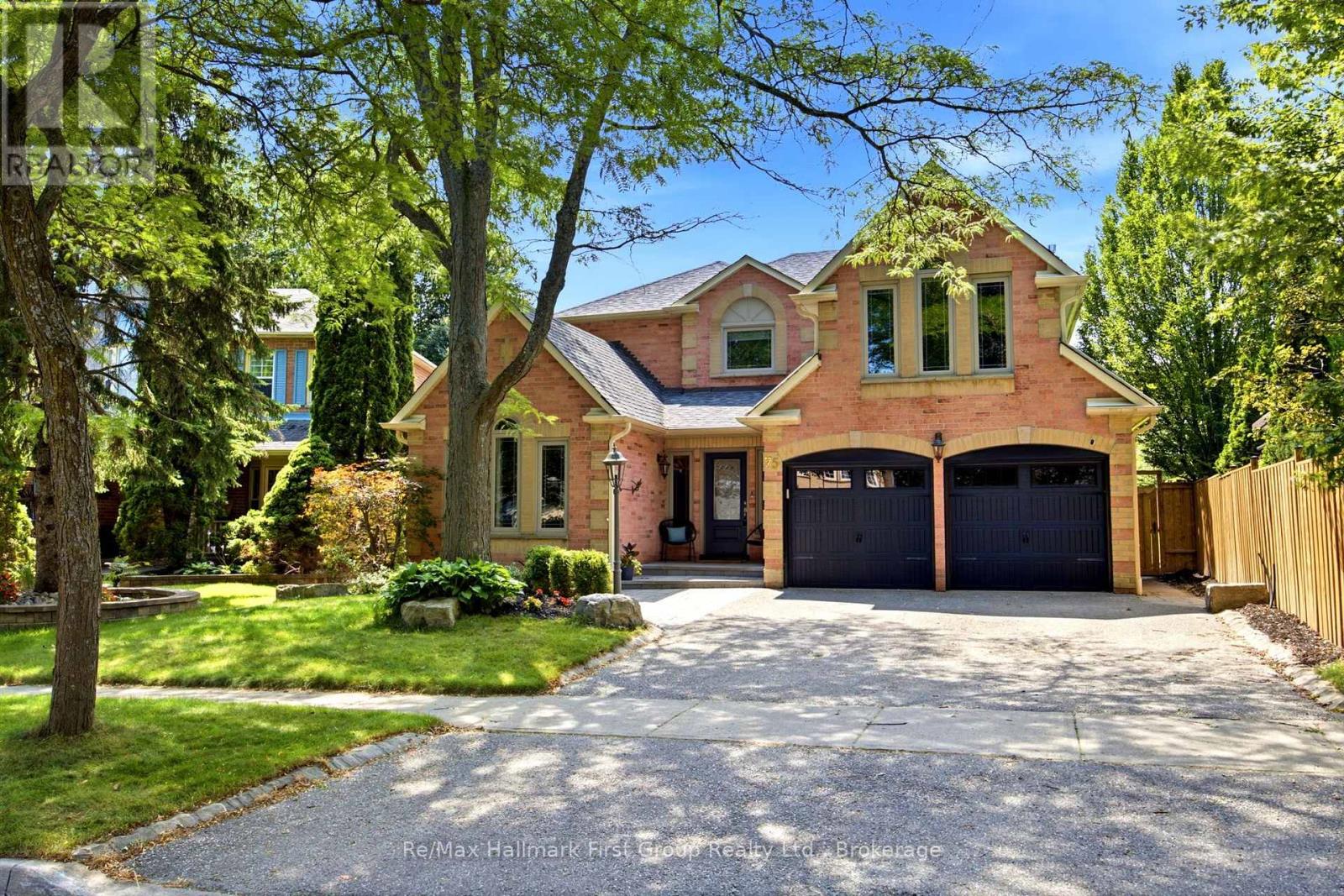 75 ALLAYDEN DRIVE, Whitby, Ontario