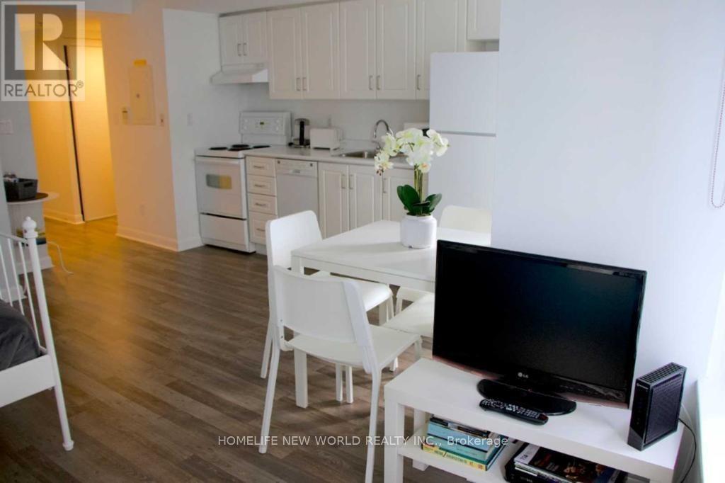 909 - 210 VICTORIA STREET, Toronto, Ontario