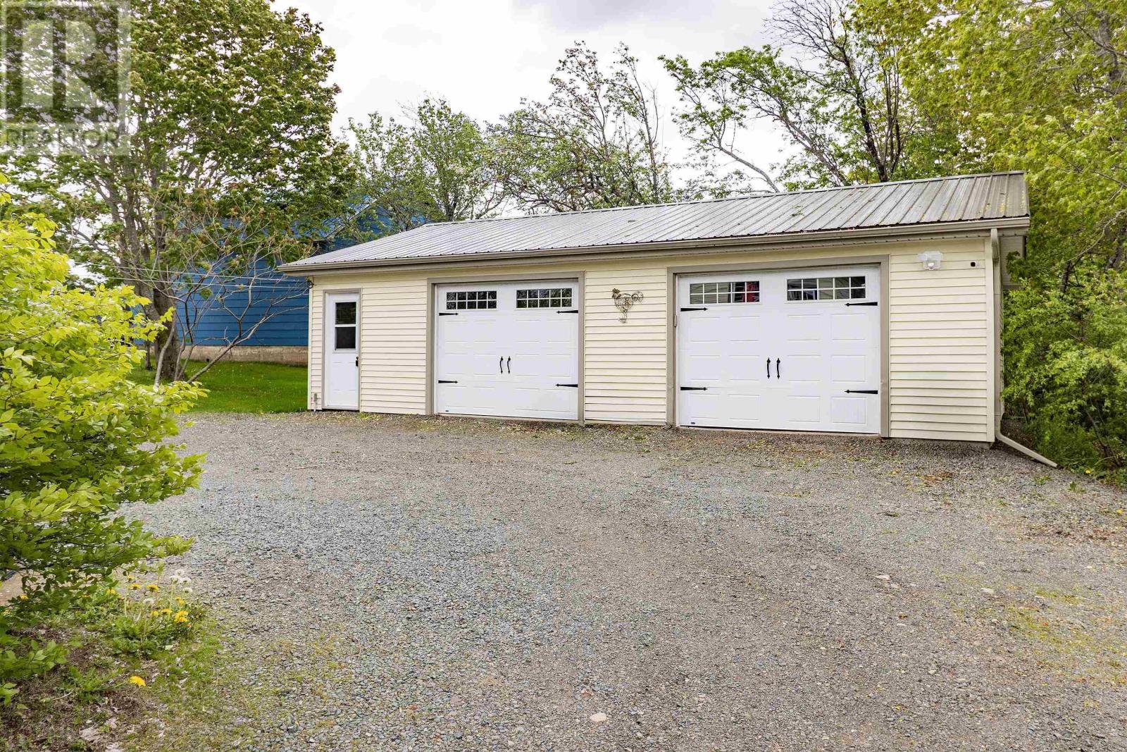 139 Main Street, Springhill, Nova Scotia  B0M 1X0 - Photo 2 - 202606107