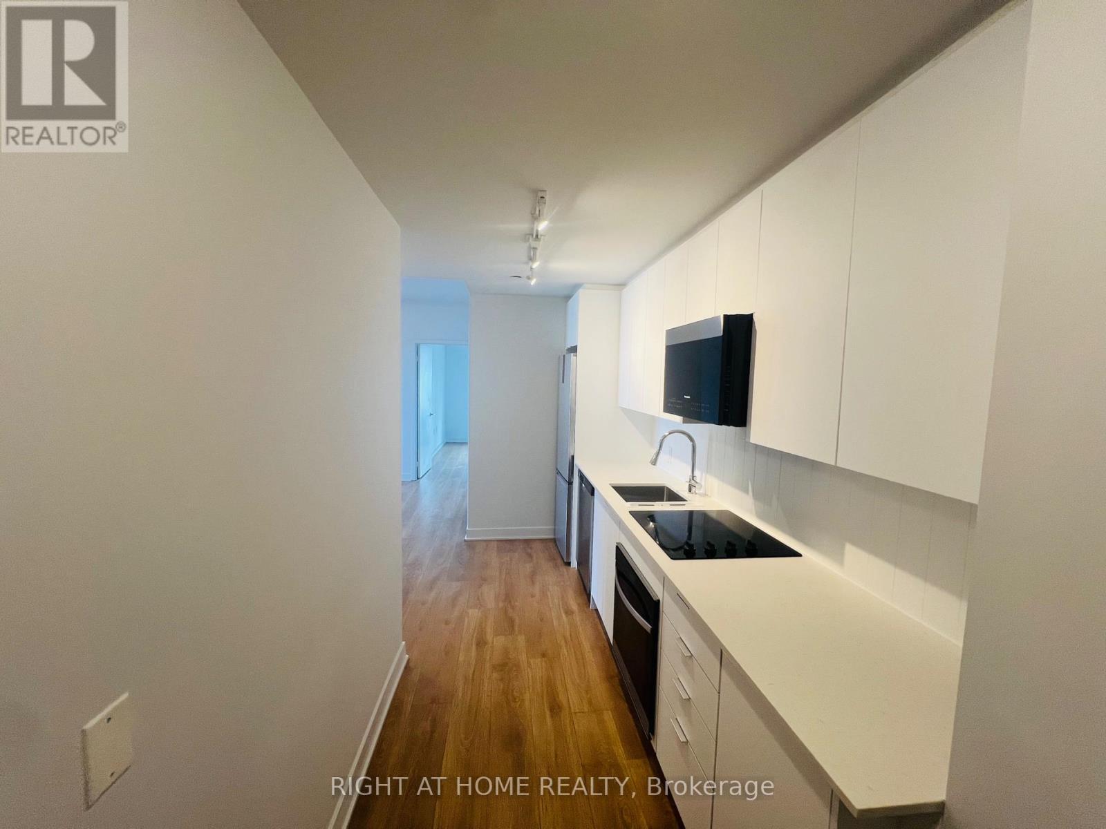 2402 - 2920 Highway 7 Road, Vaughan (Concord), Ontario  L4K 0P4 - Photo 11 - N13648738