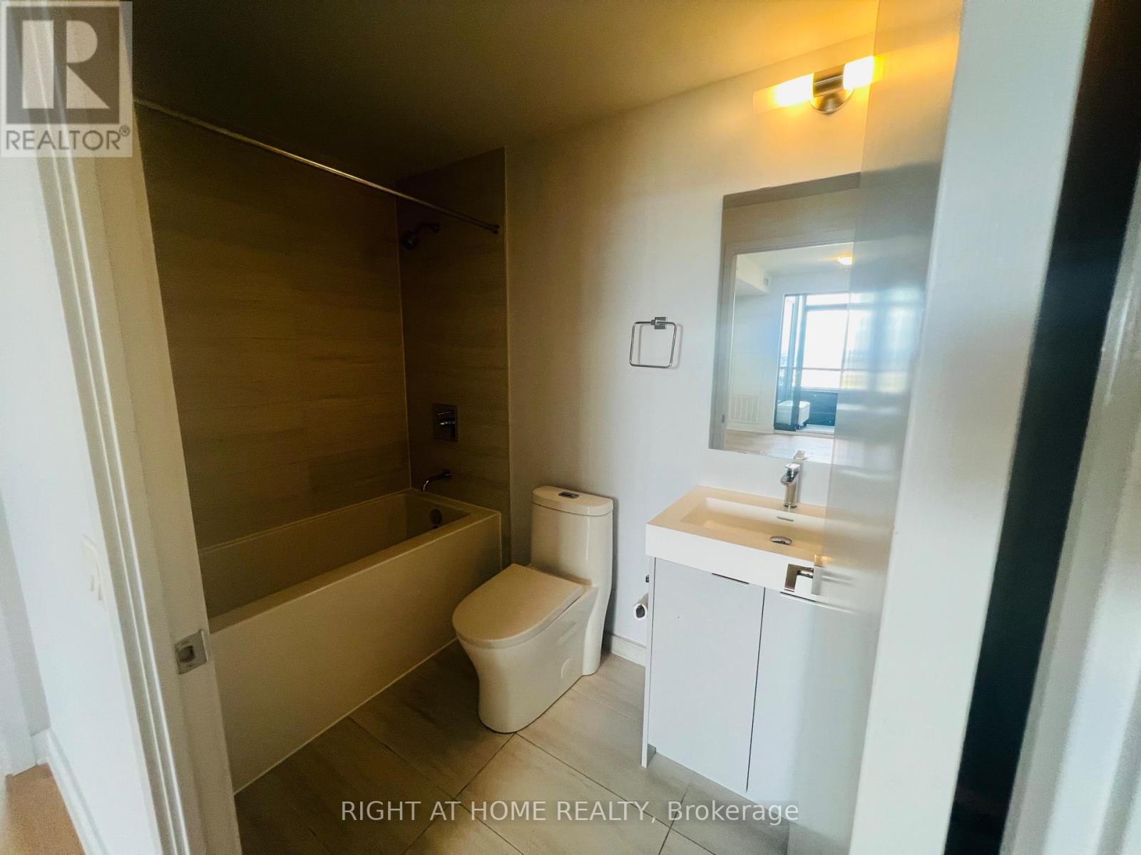 2402 - 2920 Highway 7 Road, Vaughan (Concord), Ontario  L4K 0P4 - Photo 15 - N13648738