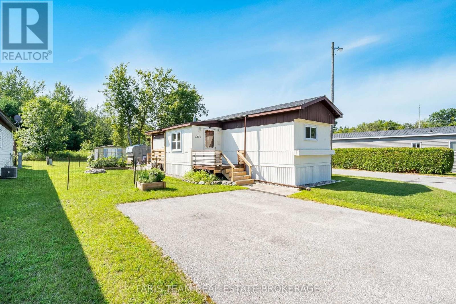 1295 HILLTOP ROAD, Severn, Ontario