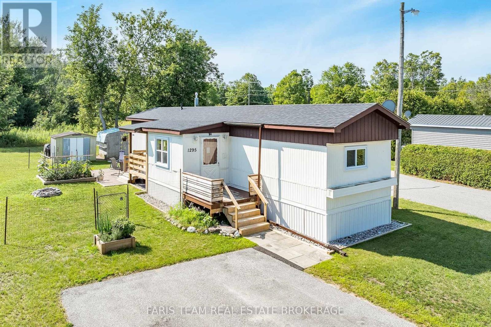 1295 Hilltop Road, Severn, Ontario  L3V 0V1 - Photo 2 - S13648830