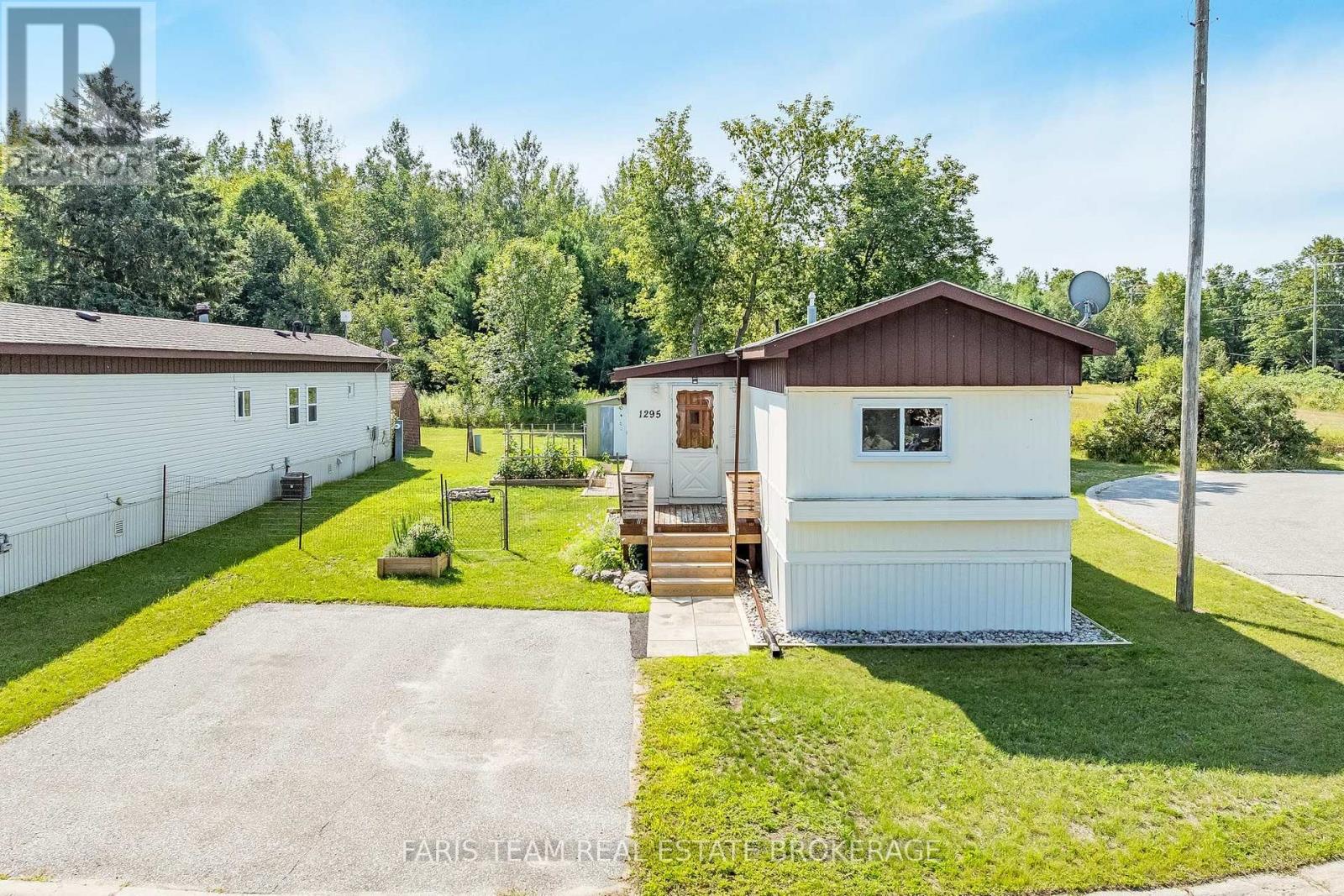 1295 Hilltop Road, Severn, Ontario  L3V 0V1 - Photo 3 - S13648830