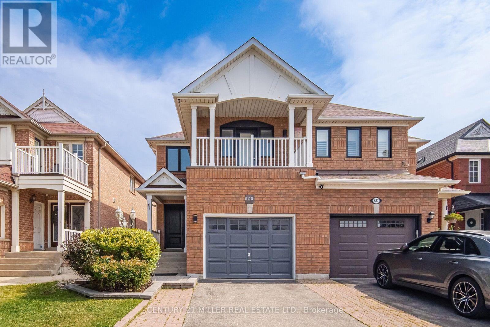 689 Macbeth Heights, Mississauga, Ontario  L5W 1E5 - Photo 1 - W13648740