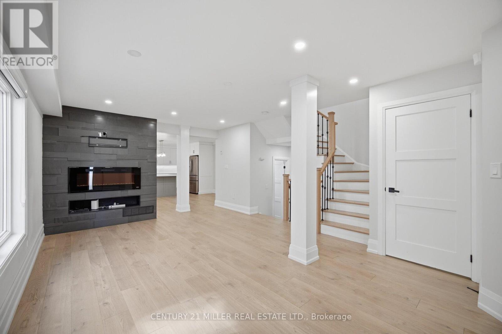 689 Macbeth Heights, Mississauga, Ontario  L5W 1E5 - Photo 10 - W13648740