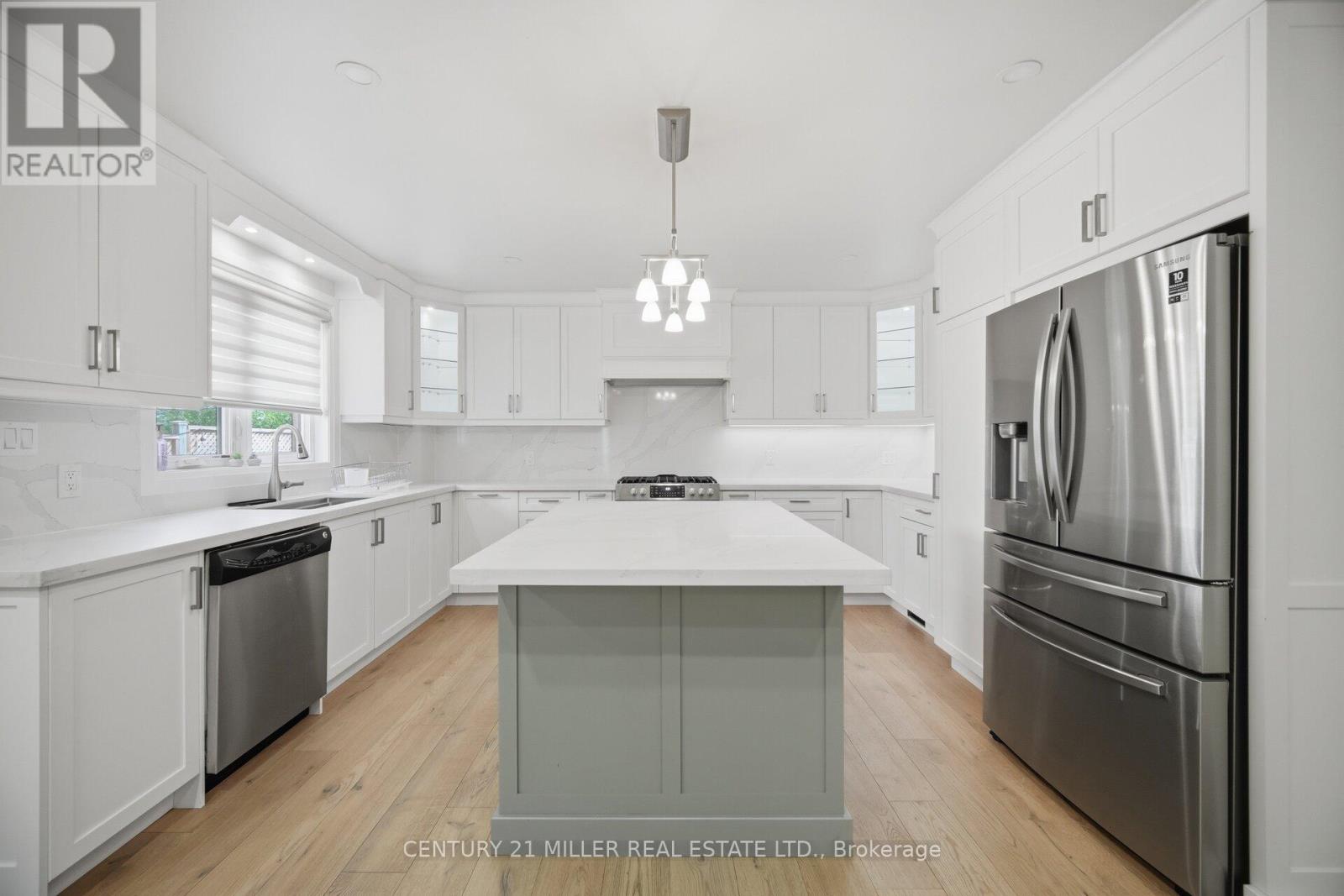 689 Macbeth Heights, Mississauga, Ontario  L5W 1E5 - Photo 17 - W13648740
