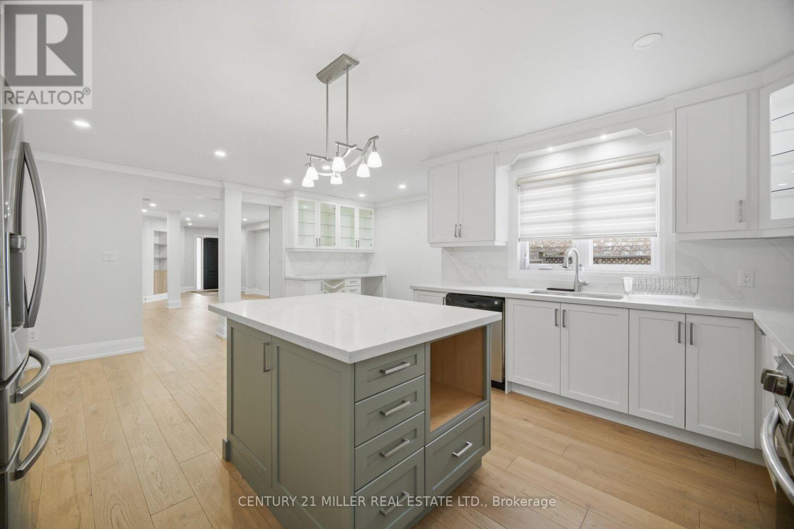 689 Macbeth Heights, Mississauga, Ontario  L5W 1E5 - Photo 19 - W13648740