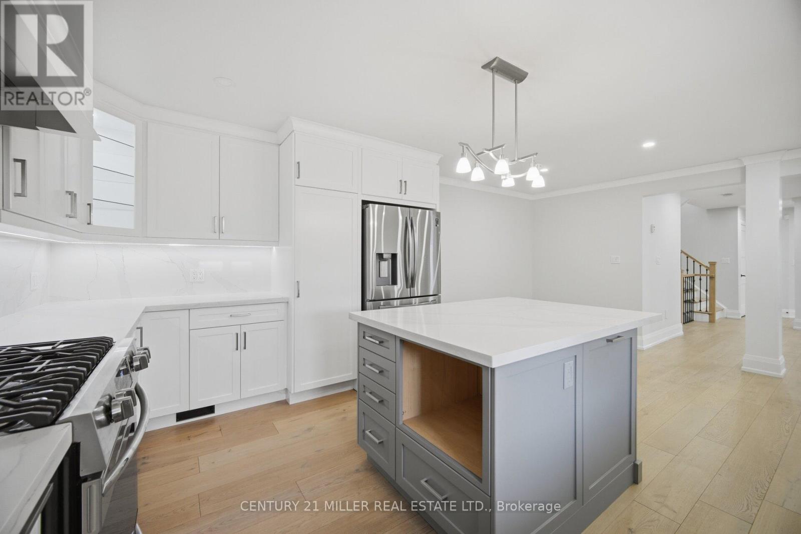 689 Macbeth Heights, Mississauga, Ontario  L5W 1E5 - Photo 20 - W13648740