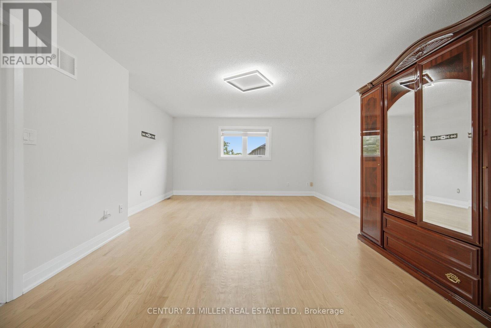 689 Macbeth Heights, Mississauga, Ontario  L5W 1E5 - Photo 25 - W13648740