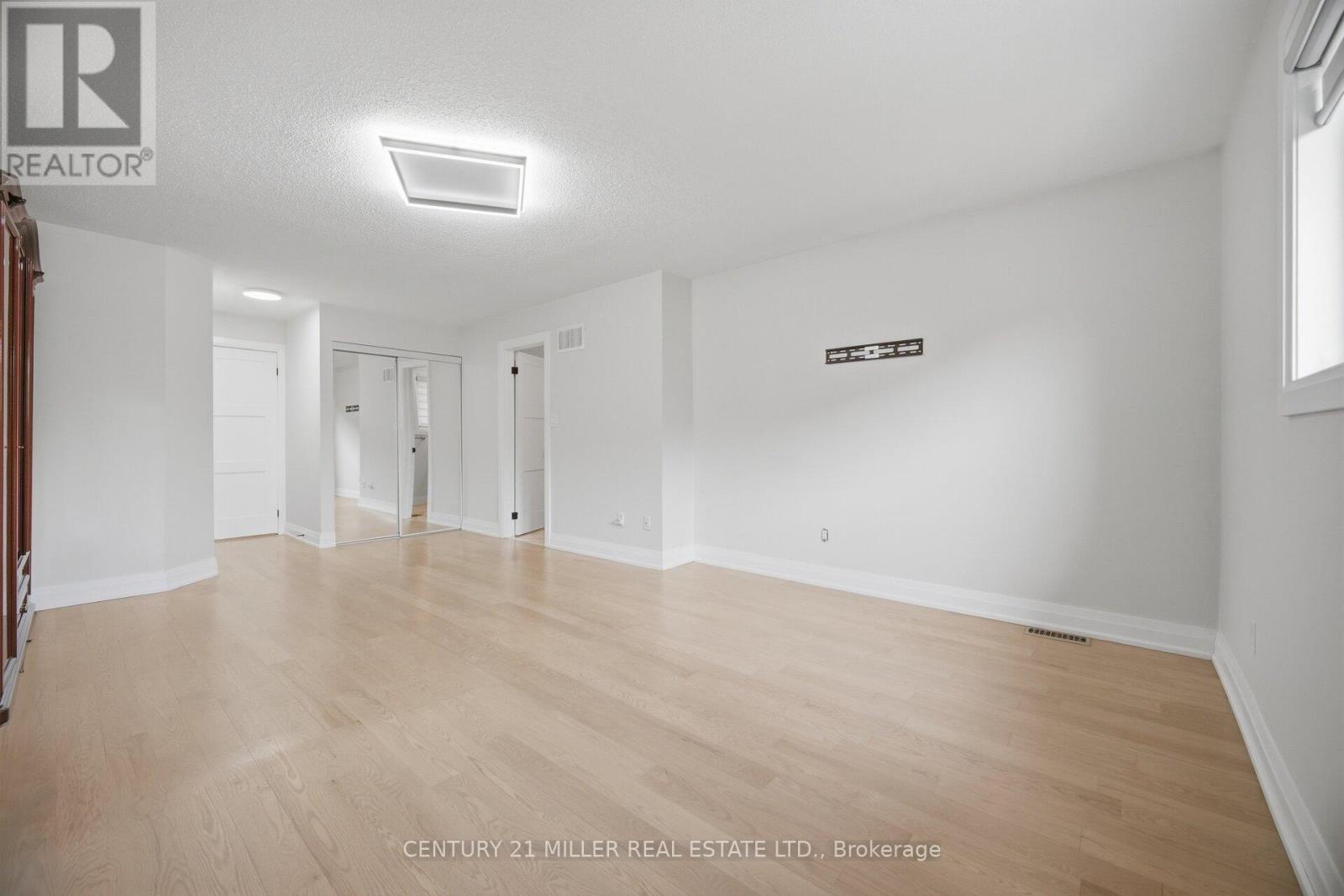 689 Macbeth Heights, Mississauga, Ontario  L5W 1E5 - Photo 27 - W13648740