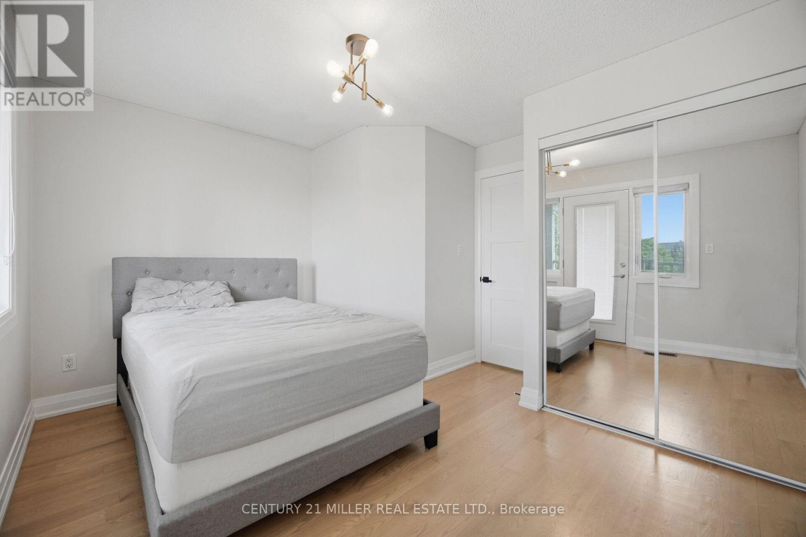689 Macbeth Heights, Mississauga, Ontario  L5W 1E5 - Photo 32 - W13648740
