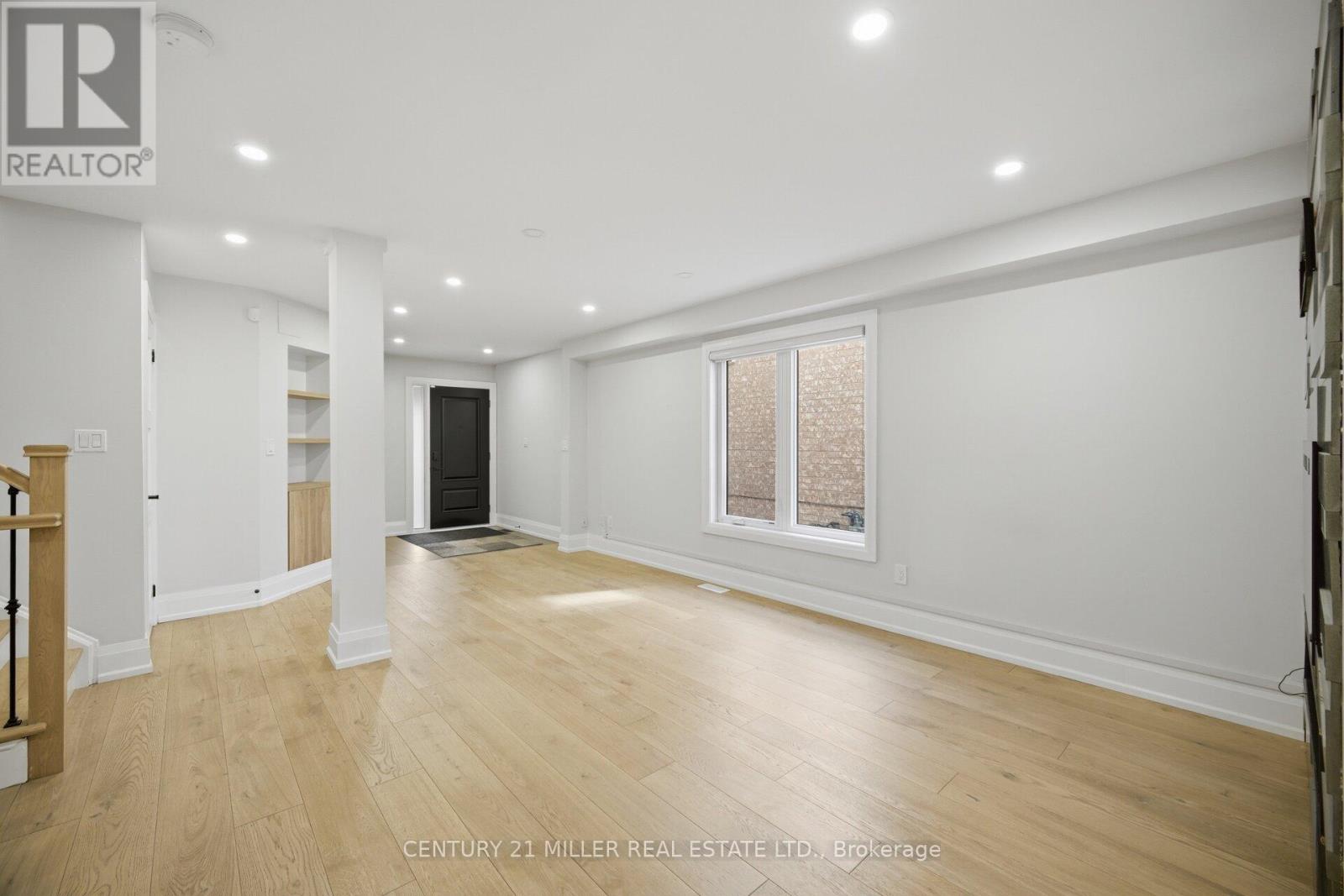 689 Macbeth Heights, Mississauga, Ontario  L5W 1E5 - Photo 7 - W13648740