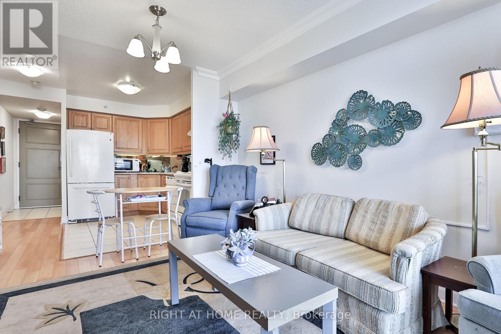 707 - 3 Marine Parade Drive, Toronto, Ontario M8V 3Z5 - Photo 4 - W13648778