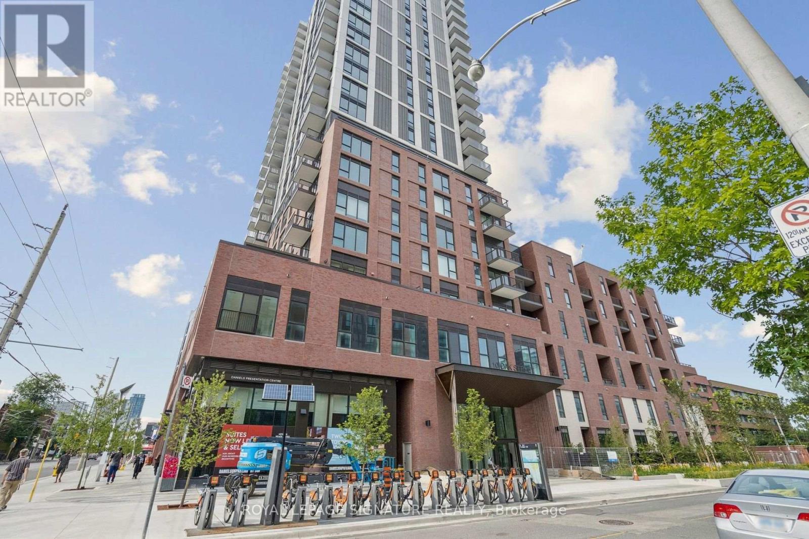 701 - 10 OAK STREET, Toronto, Ontario