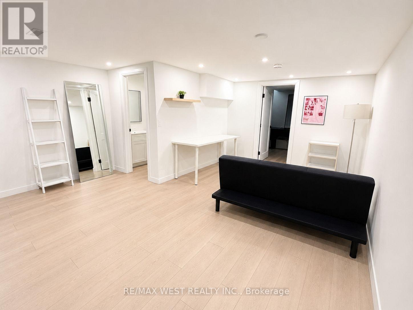 5 - 202 Perth Avenue, Toronto, Ontario  M6P 3X8 - Photo 3 - W13642580