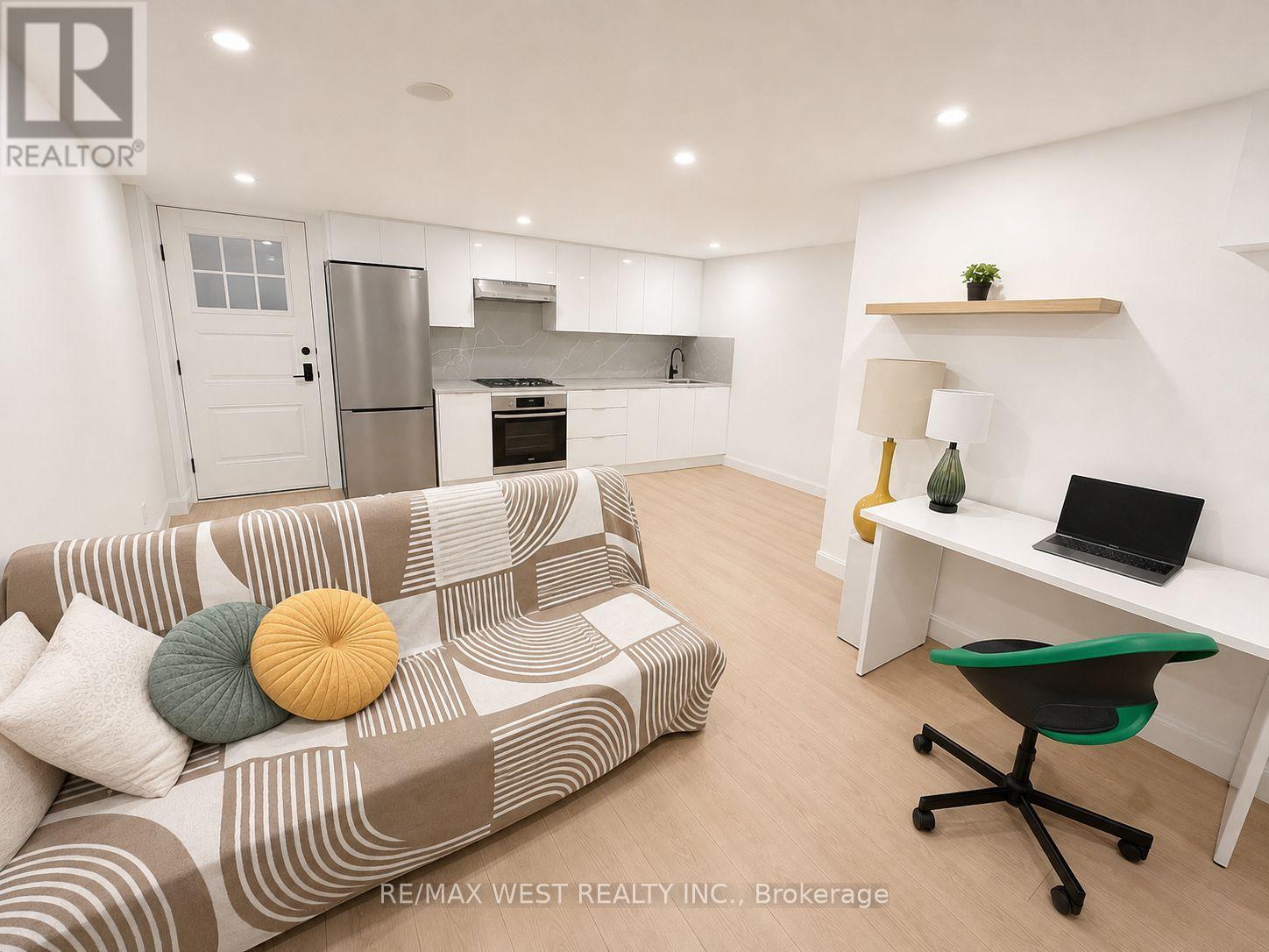 5 - 202 Perth Avenue, Toronto, Ontario  M6P 3X8 - Photo 2 - W13642580