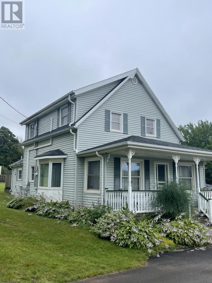 10 Ross Street, Mount Stewart, Prince Edward Island  C0A 1T0 - Photo 2 - 202619894