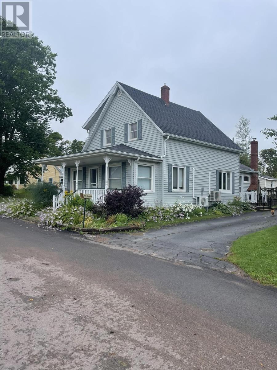 10 Ross Street, Mount Stewart, Prince Edward Island  C0A 1T0 - Photo 4 - 202619894