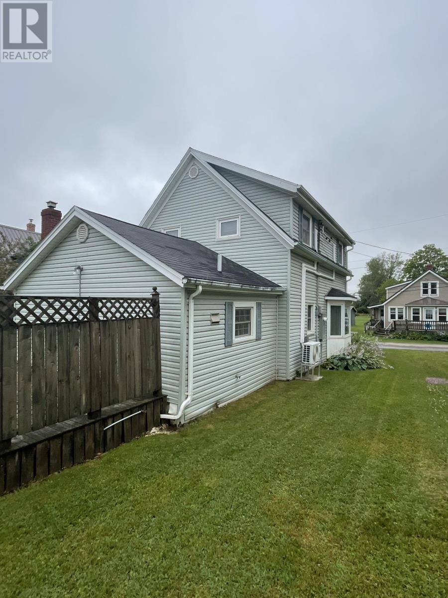 10 Ross Street, Mount Stewart, Prince Edward Island  C0A 1T0 - Photo 6 - 202619894