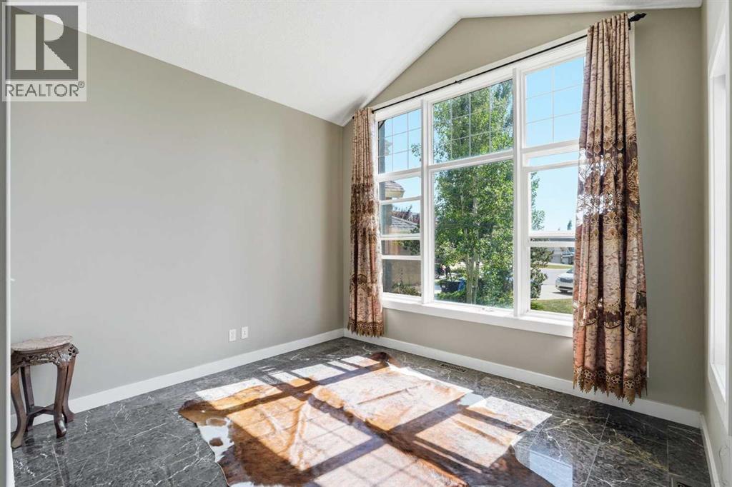 242 Tusslewood Grove NW, Calgary, Alberta  T3L 2Y4 - Photo 5 - A2333386