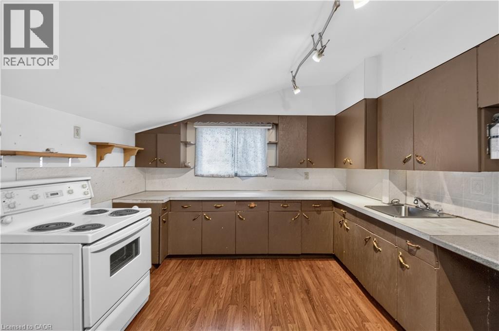 155 Elgin Street, Brantford, Ontario  N3S 5A4 - Photo 13 - 40851946