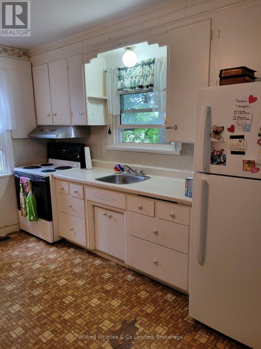 575 11th Street, Hanover, Ontario  N4N 1T4 - Photo 5 - X13556046