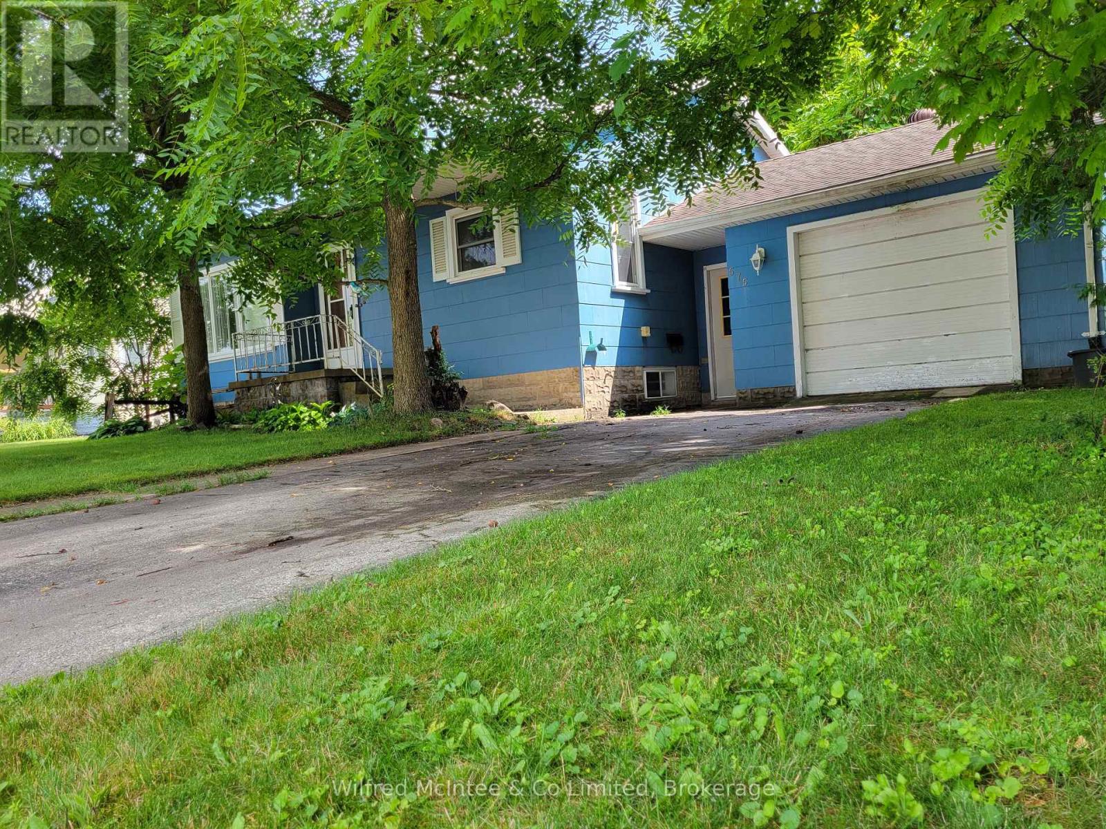575 11TH STREET, Hanover, Ontario