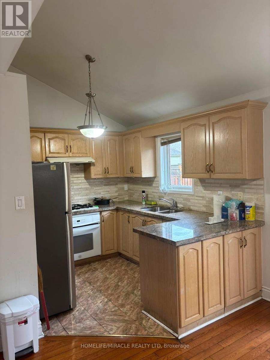 Upper - 42 Lockwood Road, Brampton, Ontario  L6Y 4T7 - Photo 8 - W13239074
