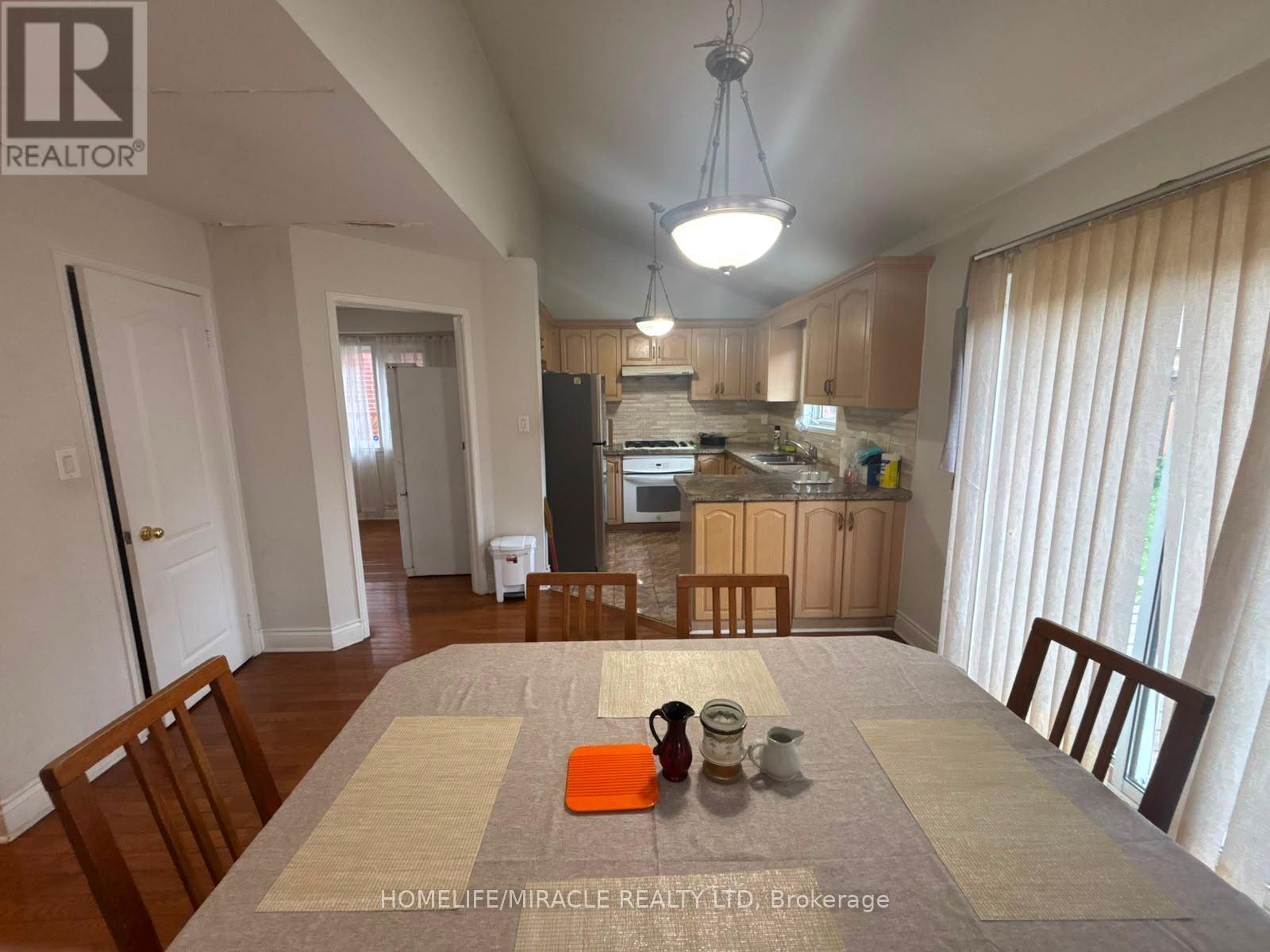Upper - 42 Lockwood Road, Brampton, Ontario  L6Y 4T7 - Photo 7 - W13239074