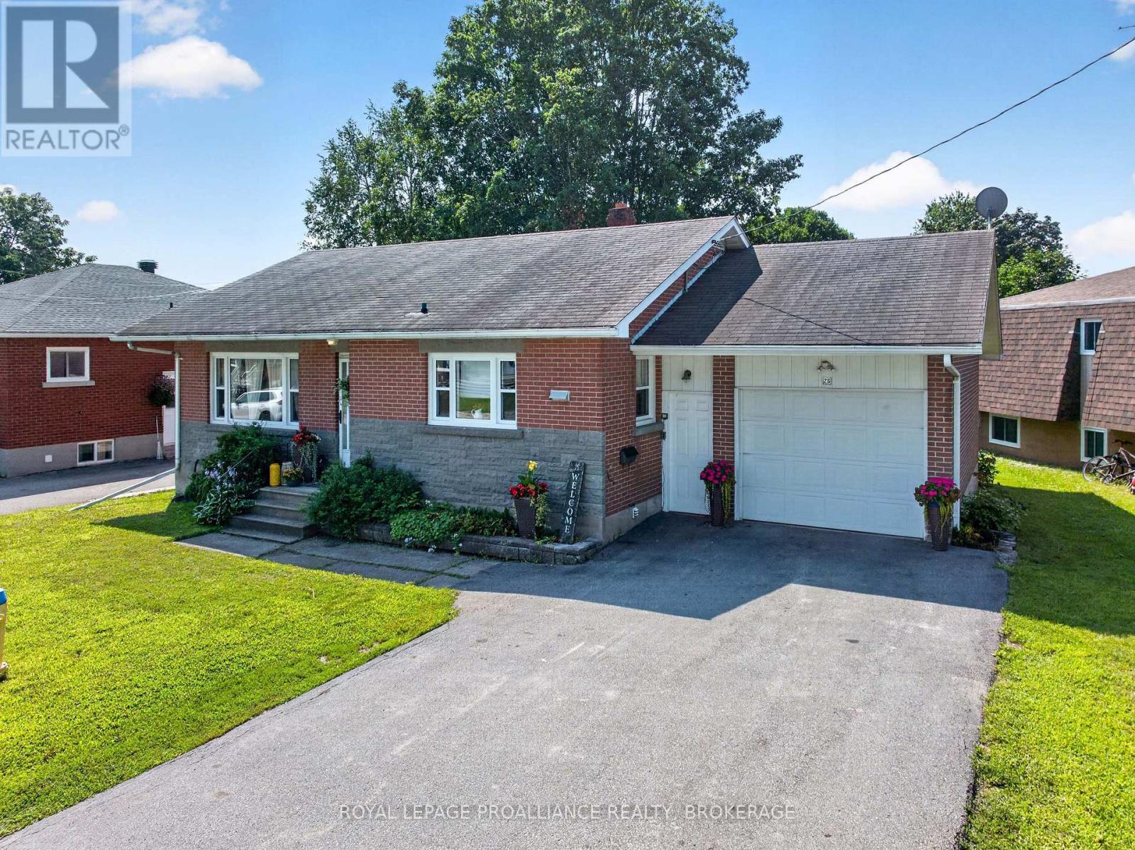 26 MCLEAN BOULEVARD, Perth, Ontario