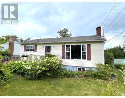 <div class="price">$249,000</div> 5 Lind Avenue<br>Grand Falls-Windsor, Newfoundland & Labrador<br><div class='bed_bath'>2 Bed | 2 Bath</div>