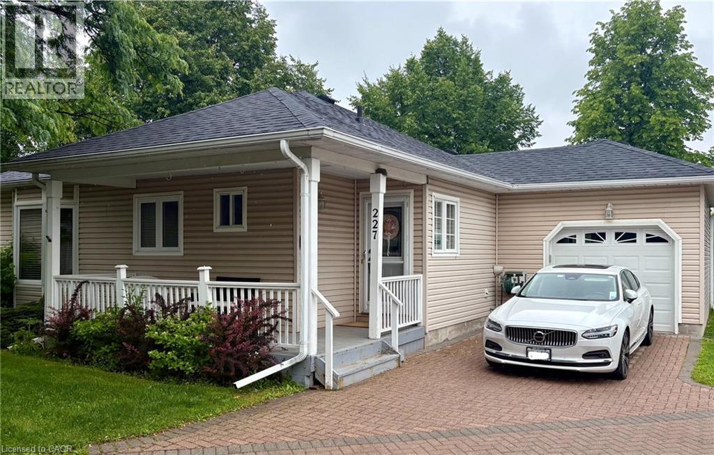 227 SILVERBIRCH Boulevard, Mount Hope, Ontario