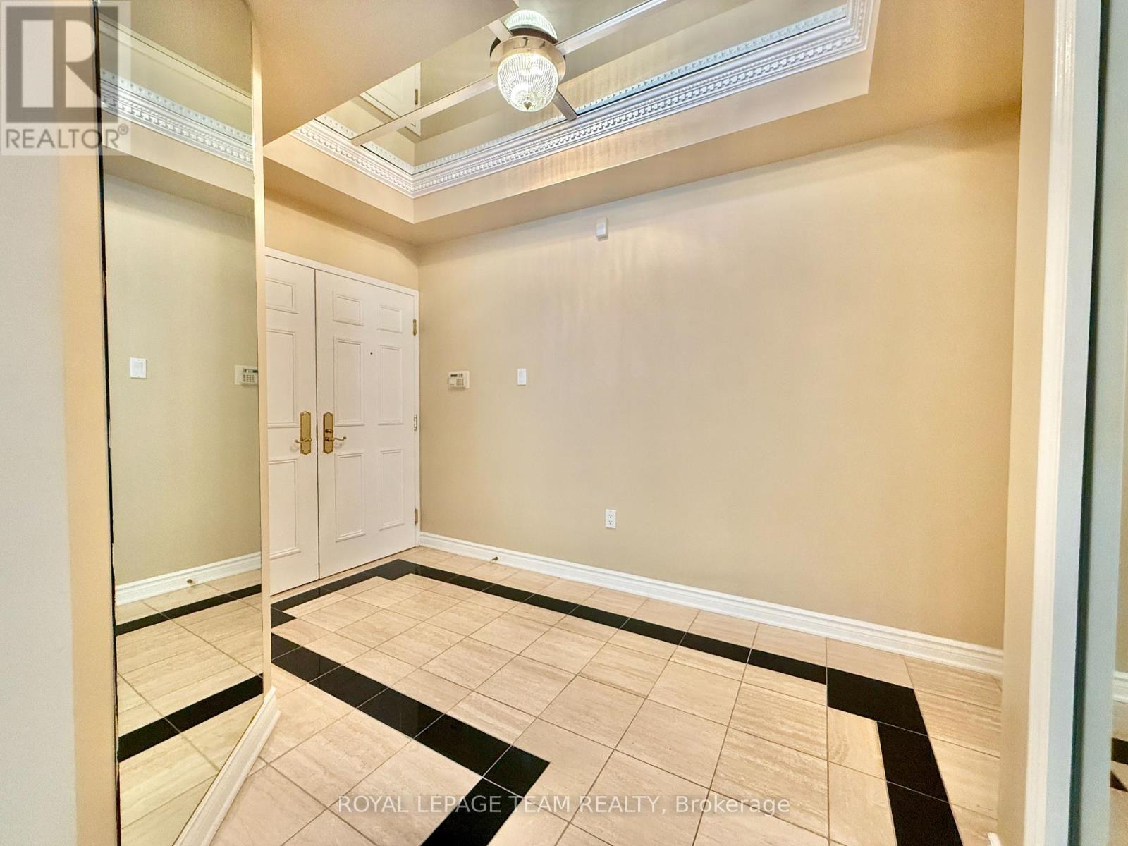 205 - 1480 Riverside Drive, Ottawa, Ontario  K1G 5H2 - Photo 2 - X13649004