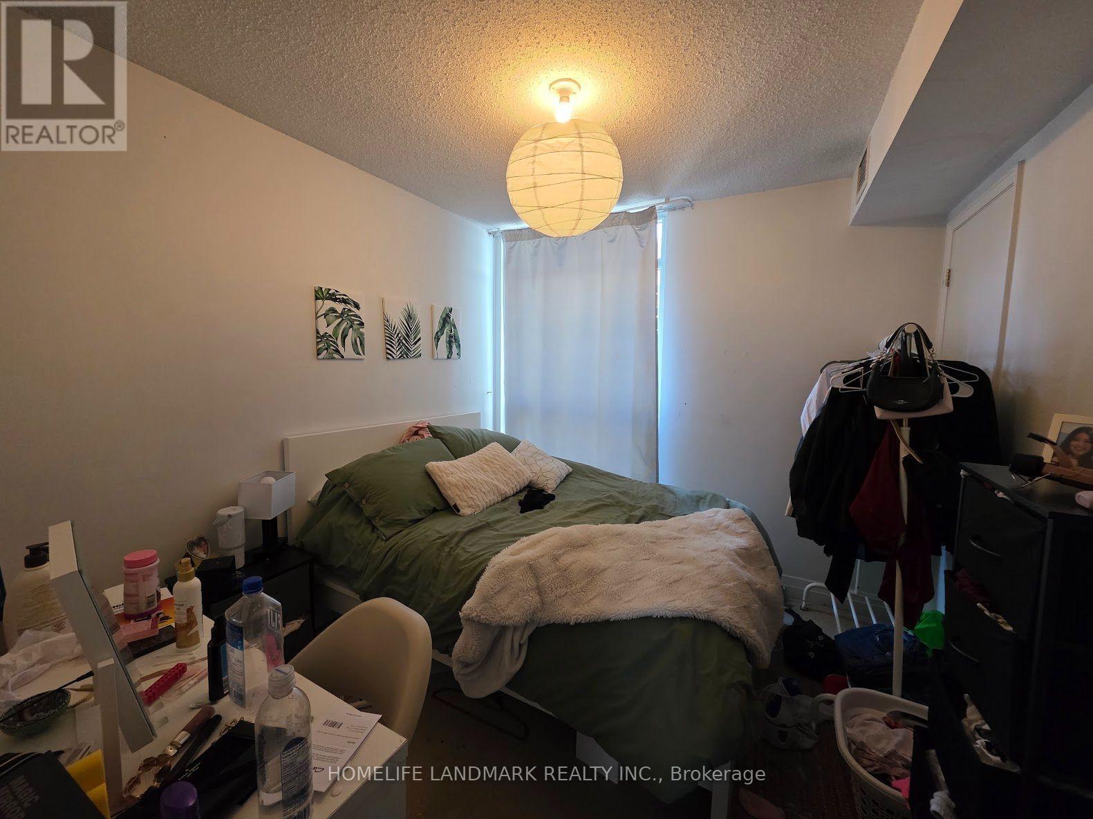 1810 - 21 Carlton Street, Toronto, Ontario  M5B 1L3 - Photo 7 - C13647982