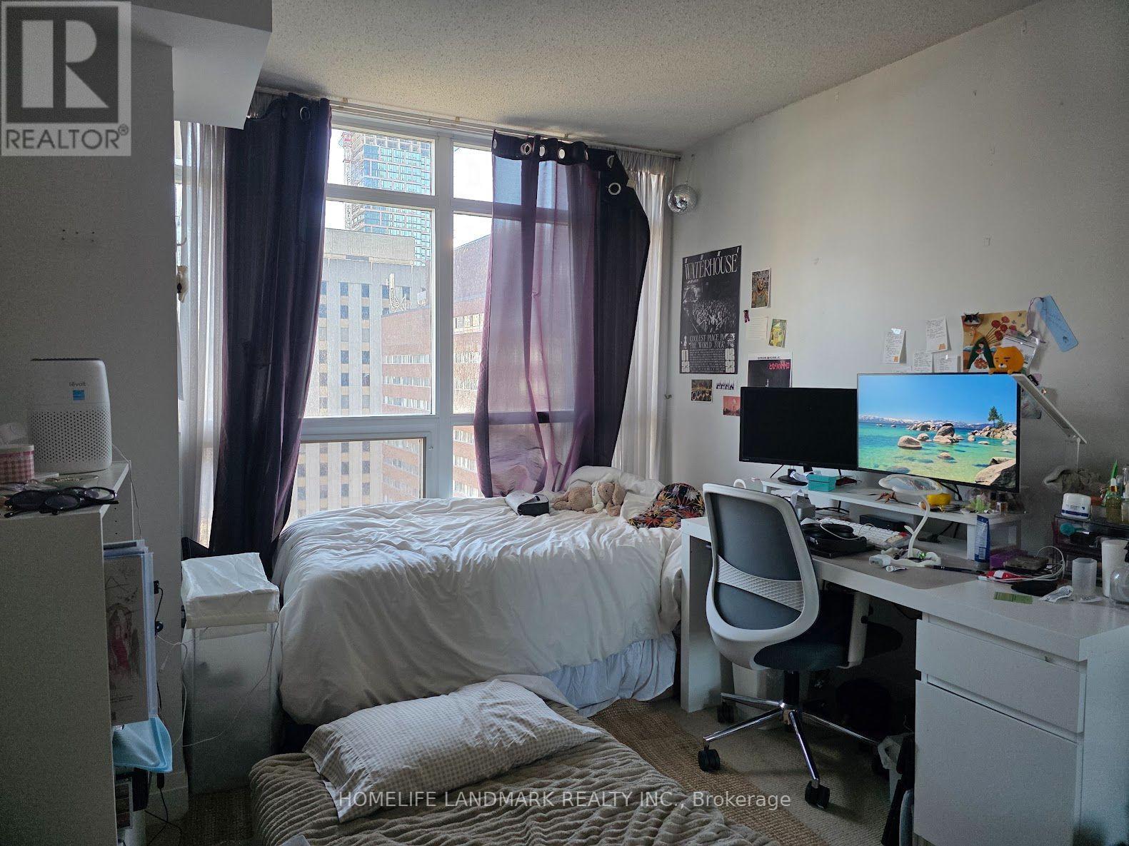 1810 - 21 Carlton Street, Toronto, Ontario  M5B 1L3 - Photo 5 - C13647982